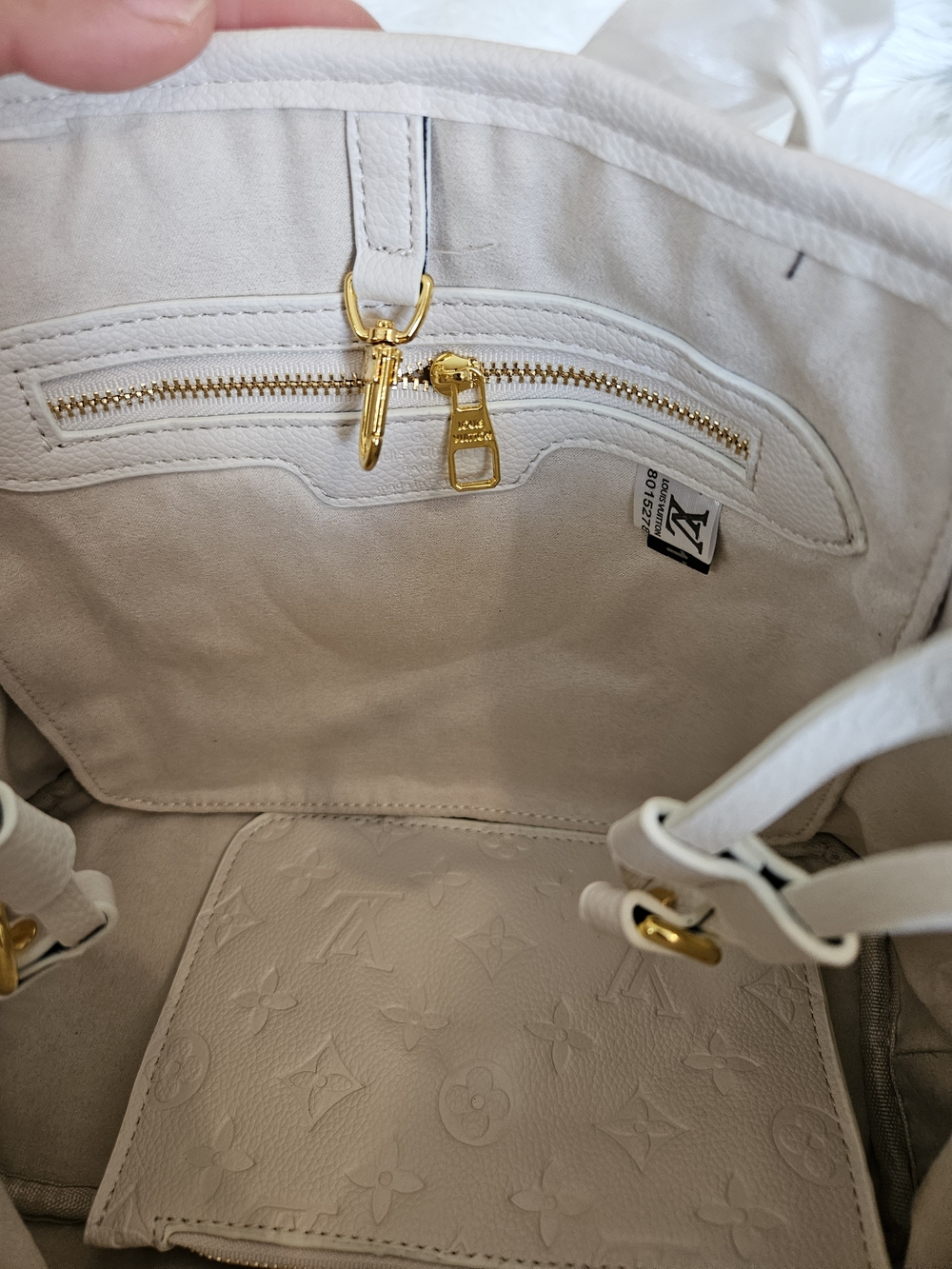 💗 White & Pink Monogram Shoulder Bag - Picture 3 of 10